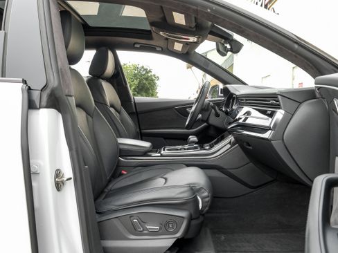 Used 2019 Audi Q8 Prestige AWD/4WD image 36