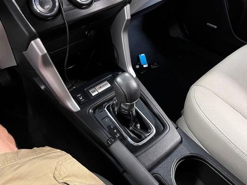 Used 2015 Subaru Forester 2.5i Touring AWD/4WD image 28