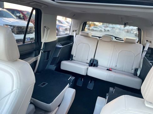 Used 2024 Ford Expedition Limited image 13