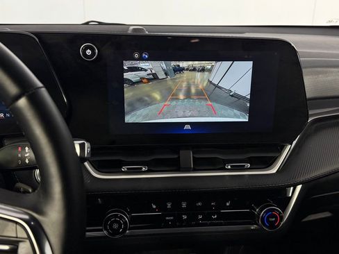 Used 2025 Chevrolet Equinox LT image 14