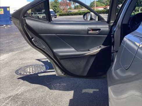 Used 2017 Lexus IS 200t image 19