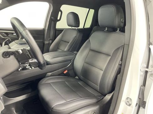 Used 2025 Chevrolet Traverse LT AWD/4WD image 11