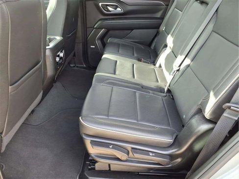 Used 2024 GMC Yukon SLT image 15