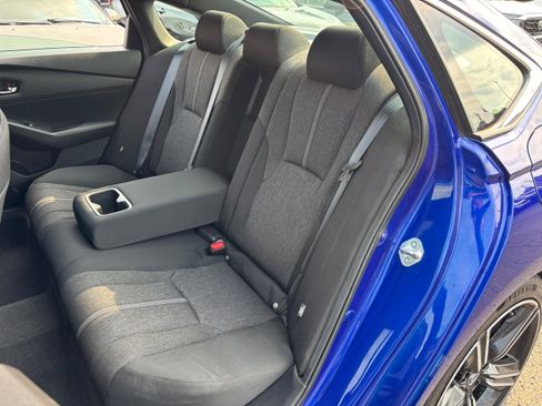 Used 2024 Honda Accord Sport image 11