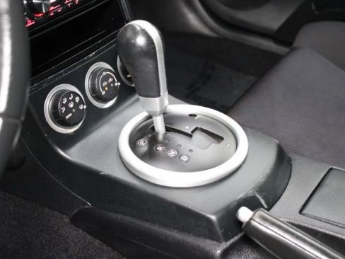 Used 2004 Nissan 350Z Enthusiast w/ Aerodynamics Pkg image 12