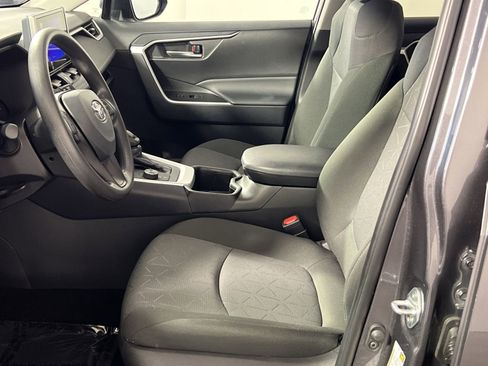 Used 2025 Toyota RAV4 XLE image 13