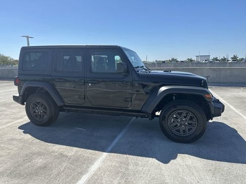 Used 2025 Jeep Wrangler Sport S image 32