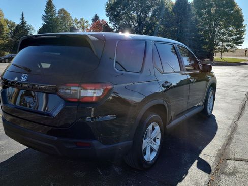 Used 2023 Honda Pilot LX image 8