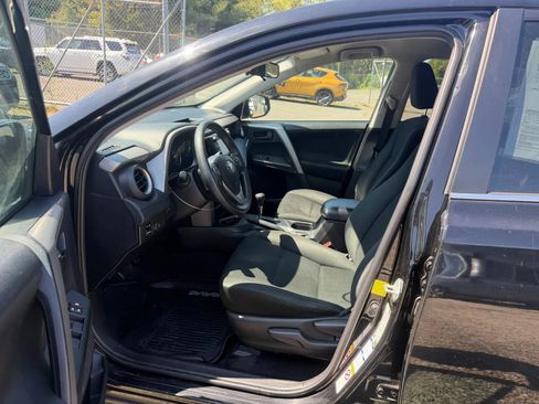 Used 2018 Toyota RAV4 LE w/ All Weather Liner Package AWD/4WD image 27