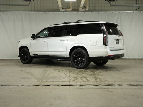 Used 2022 Cadillac Escalade ESV Sport w/ Touring Package image 3