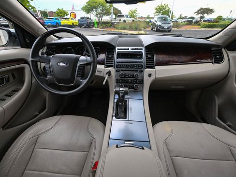 Used 2010 Ford Taurus Limited FWD image 39