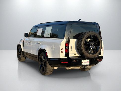 Used 2023 Land Rover Defender 130 X-Dynamic SE image 7