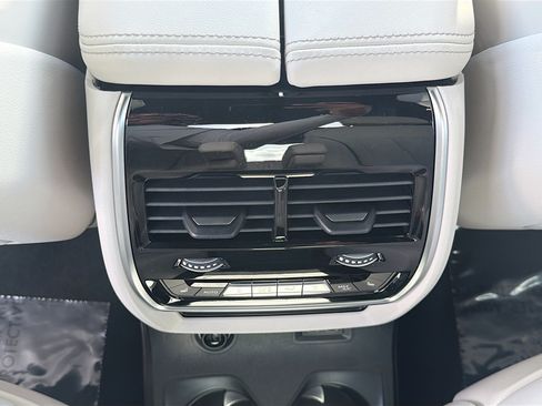 New 2026 BMW ALPINA XB7 AWD/4WD image 19