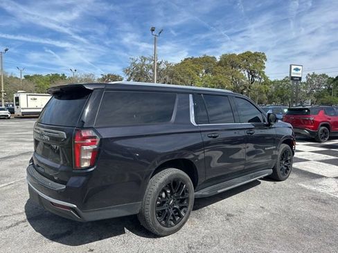 Used 2022 Chevrolet Suburban LT AWD/4WD image 5