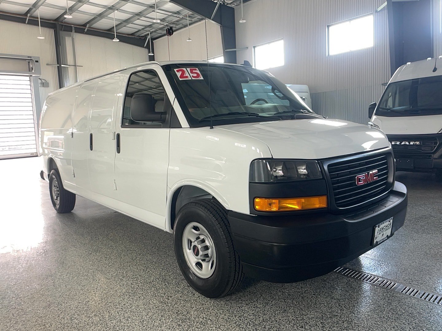 Used 2025 GMC Savana 3500 Extended RWD image 1