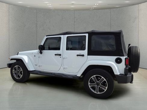 Used 2017 Jeep Wrangler Unlimited Sahara w/ Max Tow Package AWD/4WD image 5