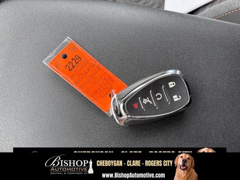 Used 2024 Chevrolet Equinox LT w/ LPO, Floor Liner Package FWD image 7