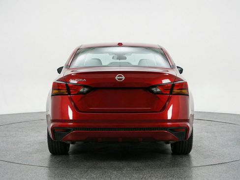 Used 2025 Nissan Altima 2.5 SV image 7