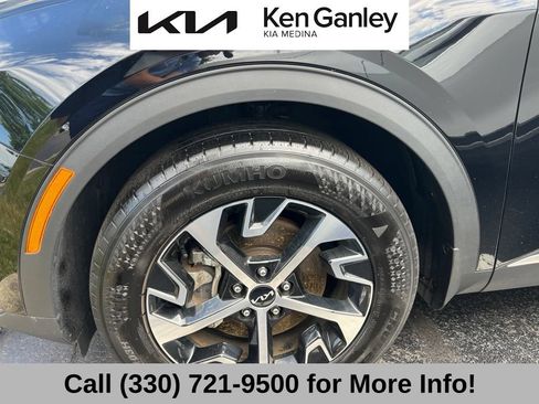 Certified 2025 Kia Sportage EX FWD image 17