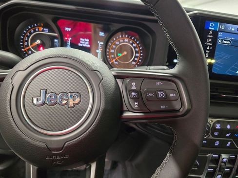 Certified 2026 Jeep Gladiator Rubicon AWD/4WD image 23