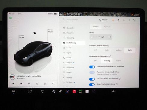 Used 2025 Tesla Model Y Long Range RWD image 30