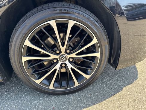 Used 2020 Toyota Camry SE image 9