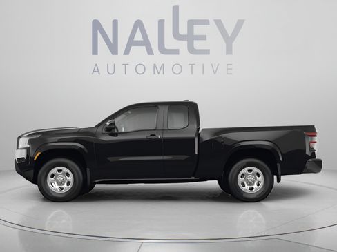 Used 2022 Nissan Frontier SV RWD image 2