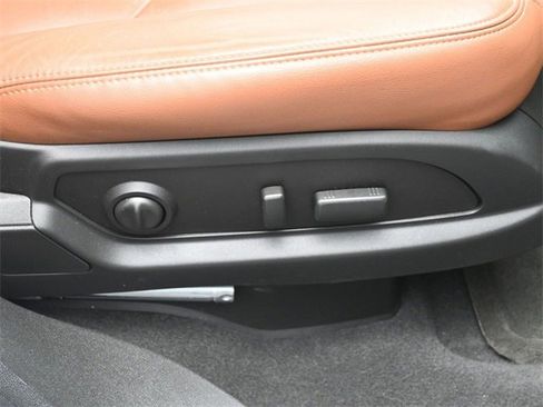 Used 2017 Chevrolet Traverse LT image 40