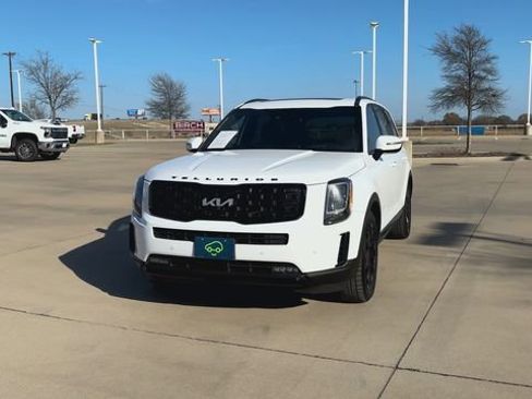 Used 2022 Kia Telluride SX w/ SX Prestige Package image 4