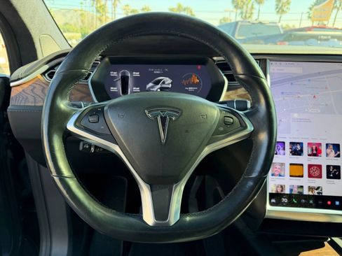 Used 2017 Tesla Model X 100D image 13