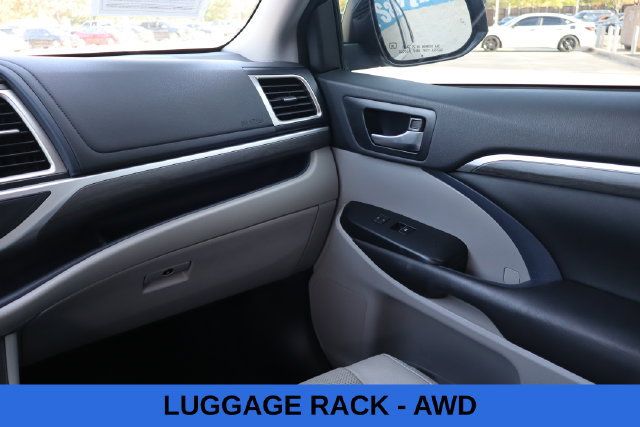 Used 2017 Toyota Highlander Limited AWD/4WD image 9