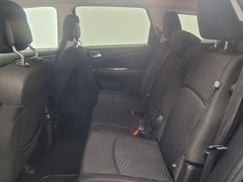 Used 2018 Dodge Journey SE w/ Connectivity Group FWD image 18