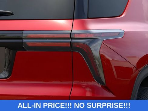 New 2027 Chevrolet Traverse LT w/ Sun and Wheel Package FWD image 21