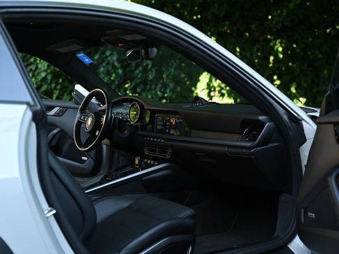 Used 2020 Porsche 911 Carrera S RWD image 21