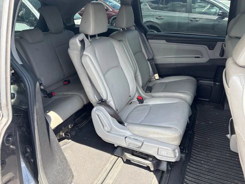 Used 2018 Honda Odyssey Elite image 5