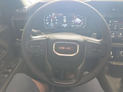 Used 2025 GMC Sierra 1500 AT4 w/ AT4 Premium Package AWD/4WD image 46
