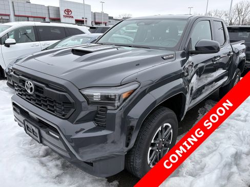 Used 2025 Toyota Tacoma TRD Sport image 1