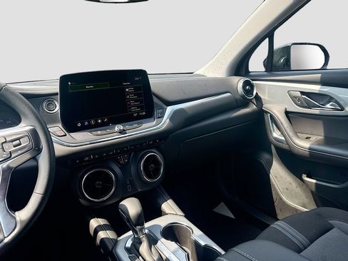 Used 2025 Chevrolet Blazer LT AWD/4WD image 30