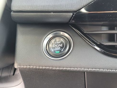 Used 2025 Buick Enclave Sport Touring image 28