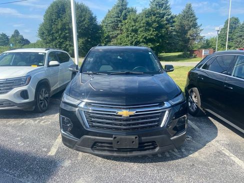 Used 2022 Chevrolet Traverse LT AWD/4WD image 2