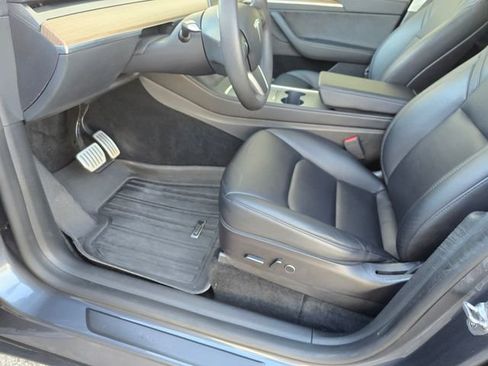 Used 2022 Tesla Model Y Performance AWD/4WD image 14