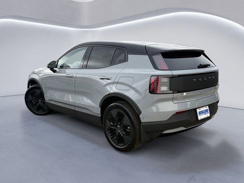 New 2026 Volvo EX30 Cross Country Ultra image 5
