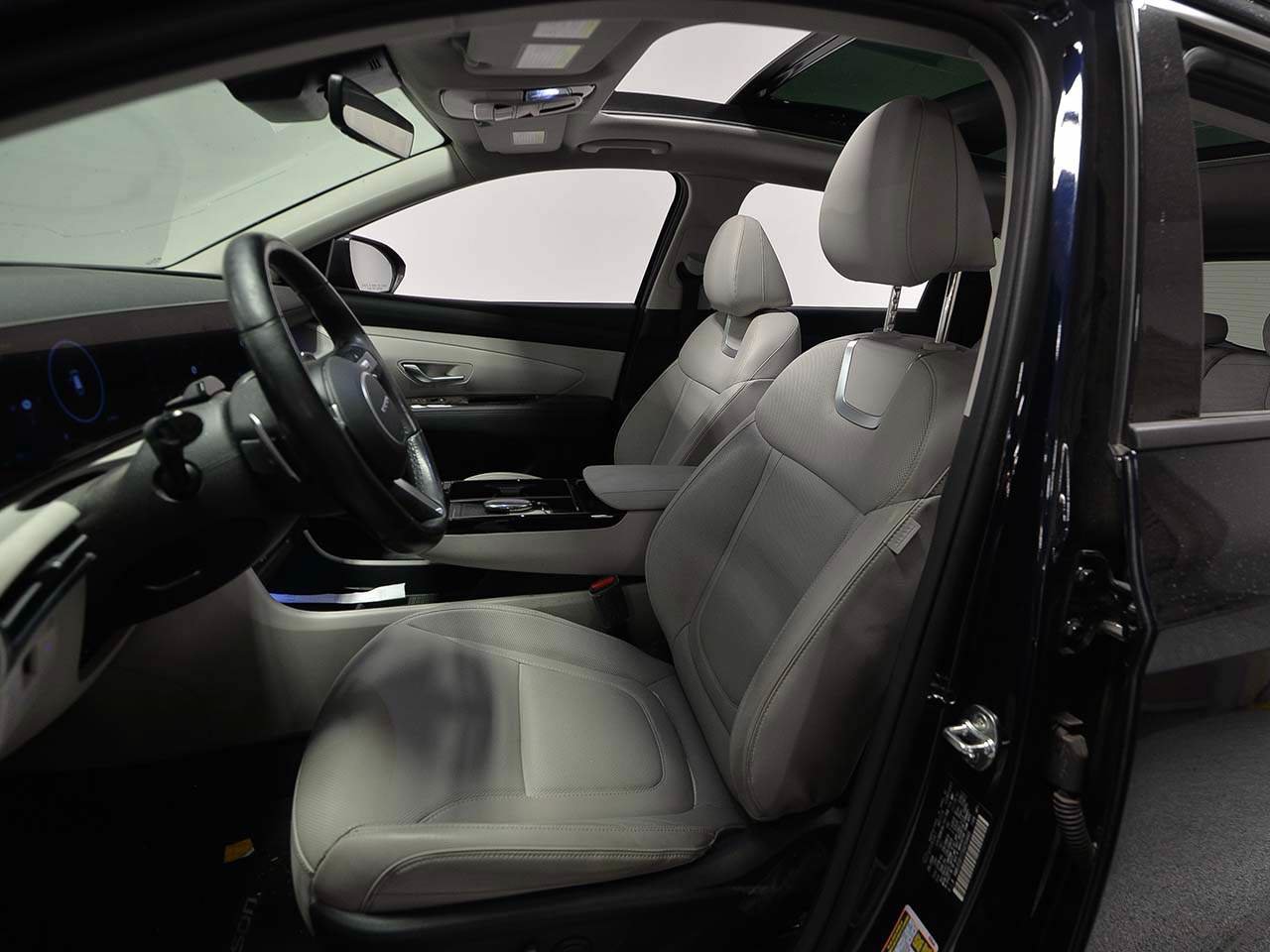 Used 2025 Hyundai Tucson Limited AWD/4WD image 8
