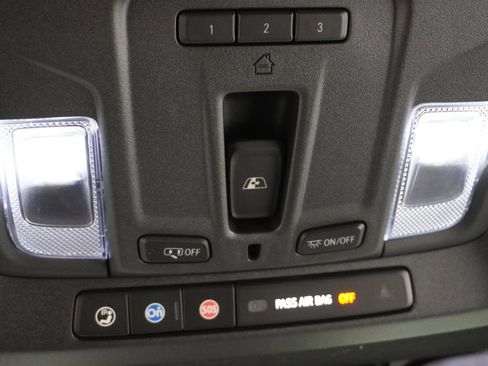 Used 2022 GMC Sierra 1500 AT4 w/ AT4 Premium Package image 23