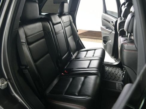 Used 2018 Jeep Grand Cherokee Trailhawk w/ Trailhawk Luxury Group image 37