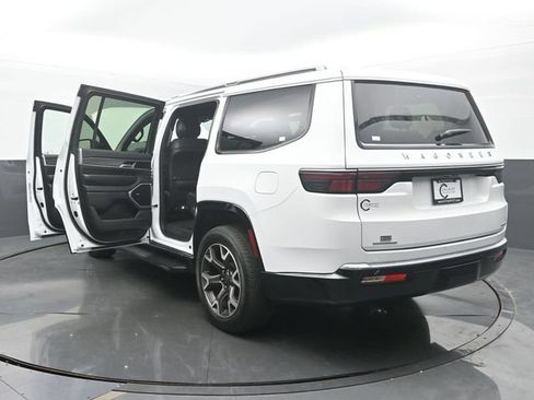 Used 2023 Jeep Wagoneer Series III w/ Preferred Equipment Group AWD/4WD image 54