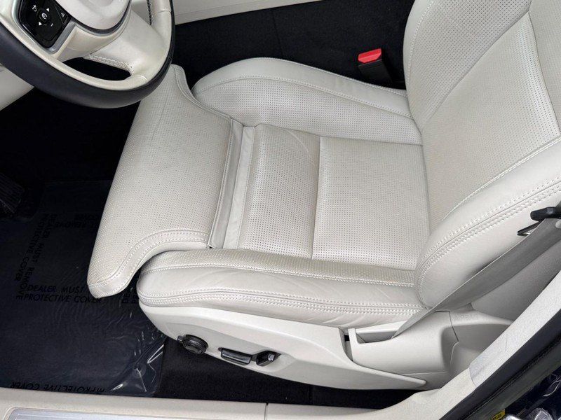 Used 2022 Volvo XC60 B5 Inscription w/ Advanced Package FWD image 18