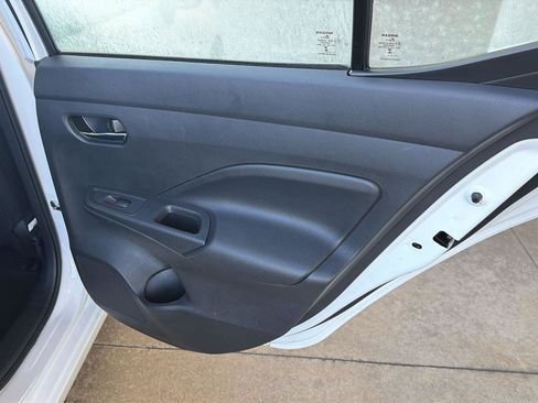 Used 2025 Nissan Versa SV FWD image 15