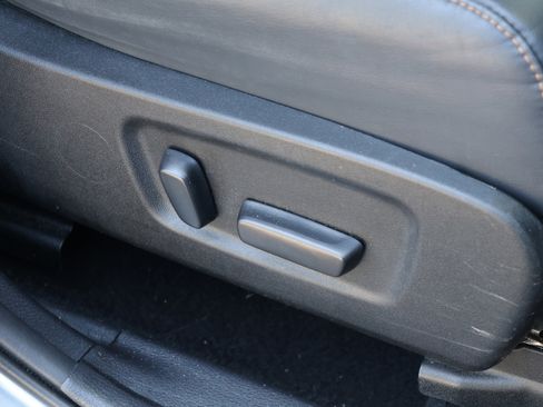 Used 2019 Toyota Highlander XLE image 34