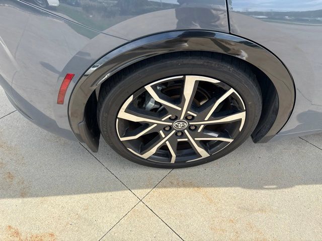 Used 2024 Toyota Prius Prime FWD image 10